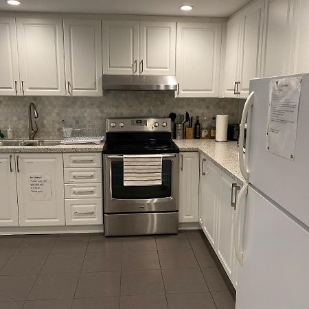 Yonge And Finch Subway !S Spacious And Modern Private Bd With Shared Bathroom Торонто Екстериор снимка