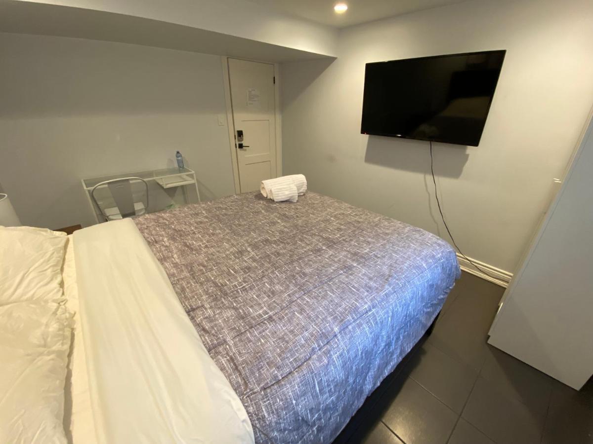 Yonge And Finch Subway !S Spacious And Modern Private Bd With Shared Bathroom Торонто Екстериор снимка